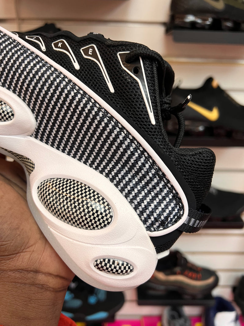 Drake x Nike NOCTA Glide Black/White