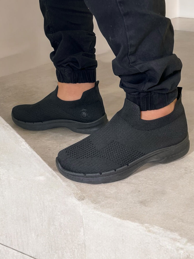 SHIDaQIN Midnight Motion Slip-On Knit Sneakers M1-4