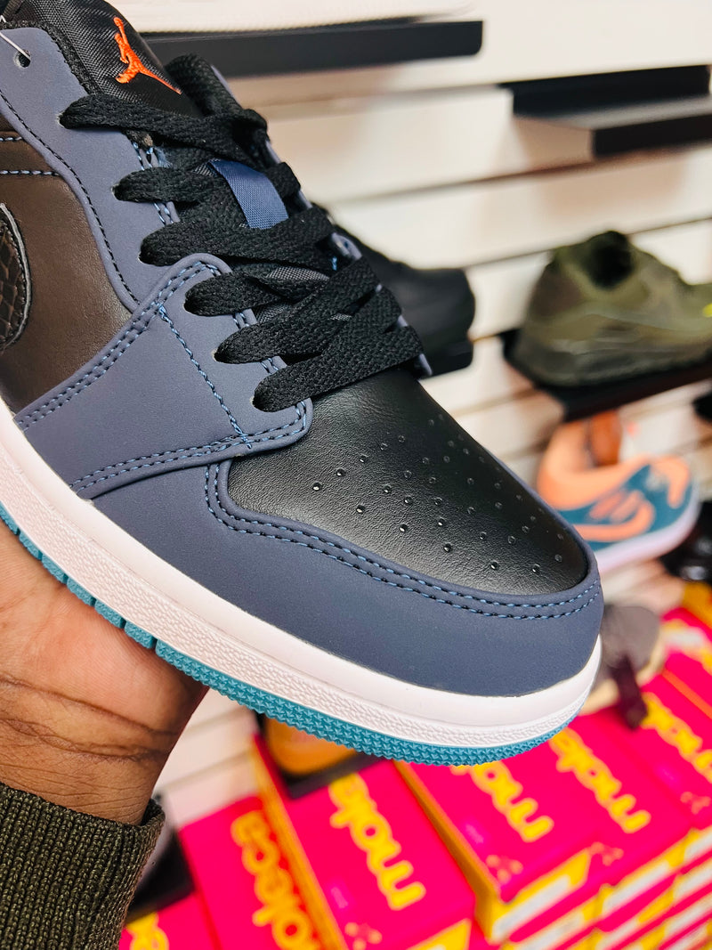 Air Jordan 1 Low Midnight Navy