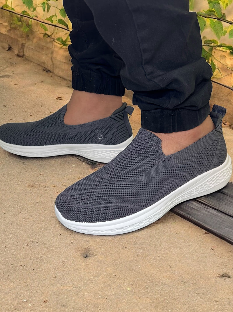 SHIDaQIN Urban Comfort Charcoal Knit Slip-On Sneakers M3-3