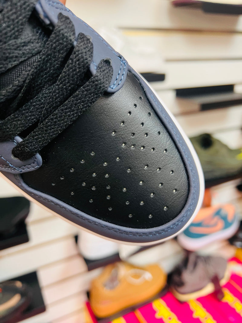 Air Jordan 1 Low Midnight Navy