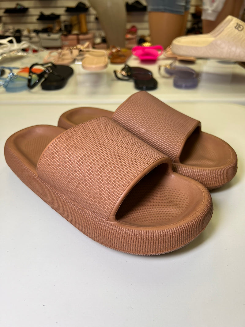 Infinite Styles Men’s Feather Cloud Slide