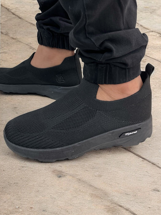 SHIDaQIN Midnight Stealth - Knit Slip-On Sneakers