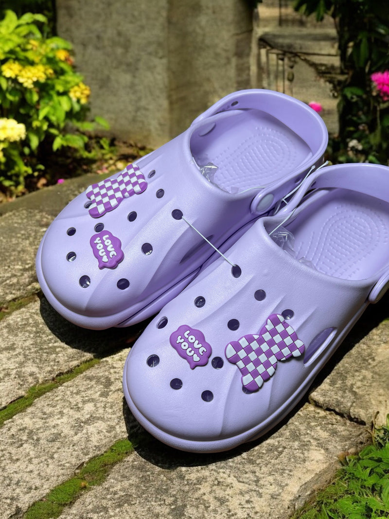 Trendy Slip-On Clogs with Checkerboard Charm and “Love You” Accent