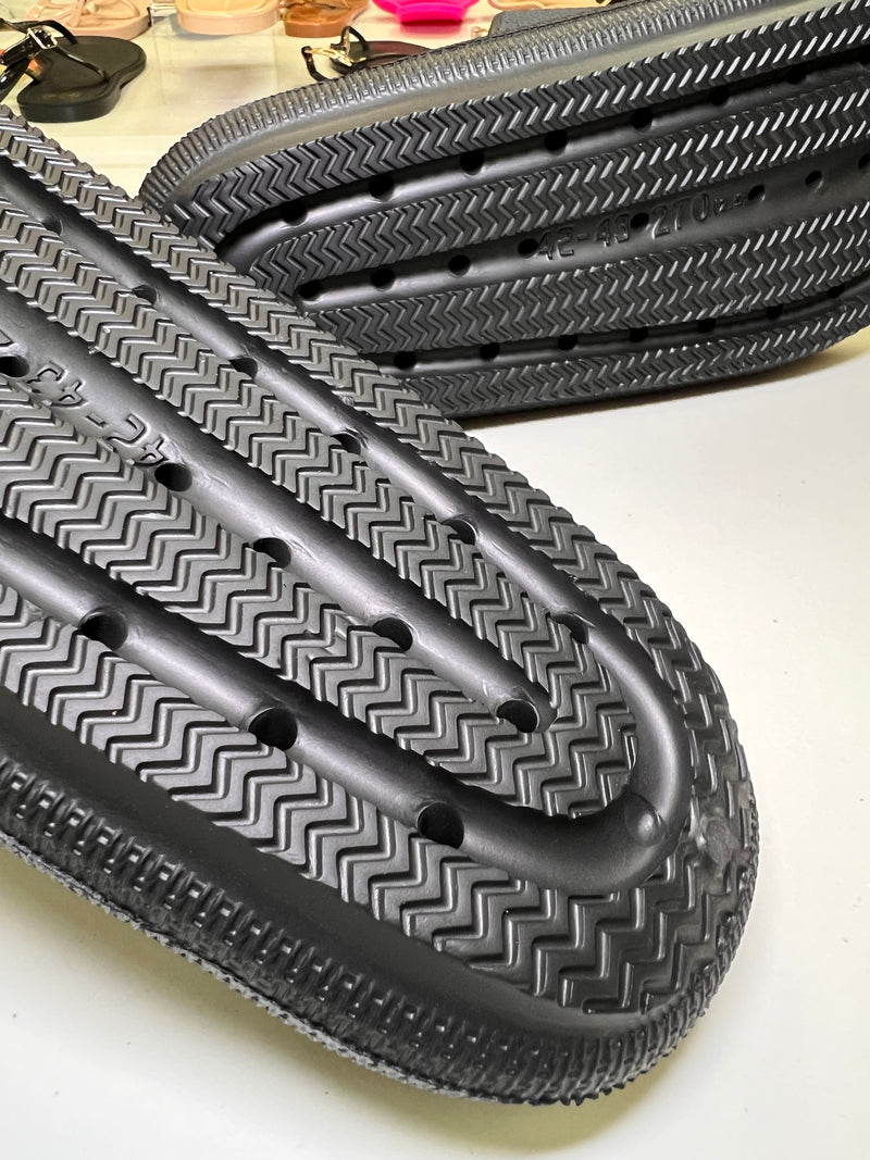 Infinite Styles Men’s Feather Cloud Slide