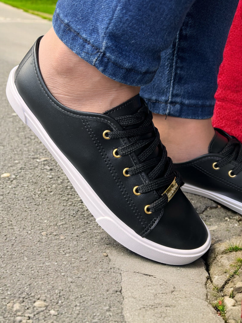 Moleca Black Gold Eyelet Casual Tennis Sneakers 5296.510