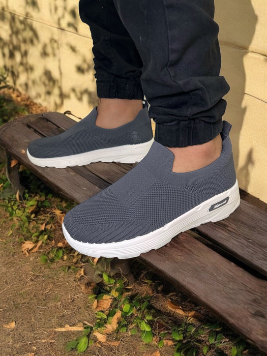 SHIDaQIN Cloud Walkers - Slip-On Knit Sneakers