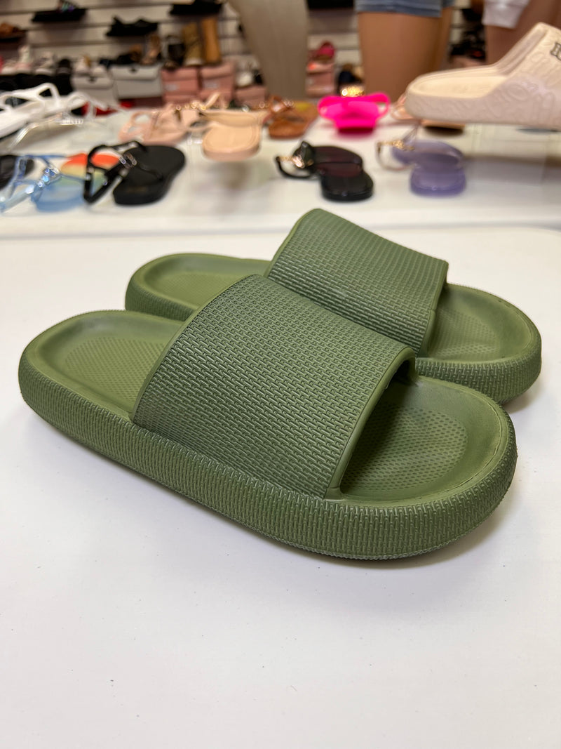 Infinite Styles Men’s Feather Cloud Slide