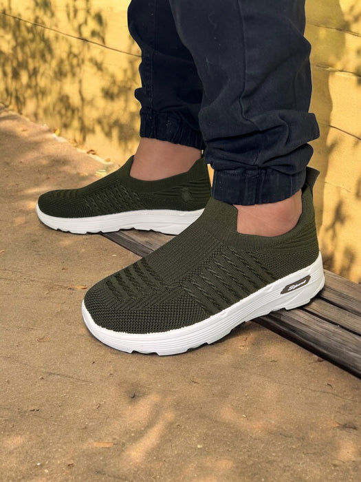 SHIDaQin Slip-On Knit Sneakers