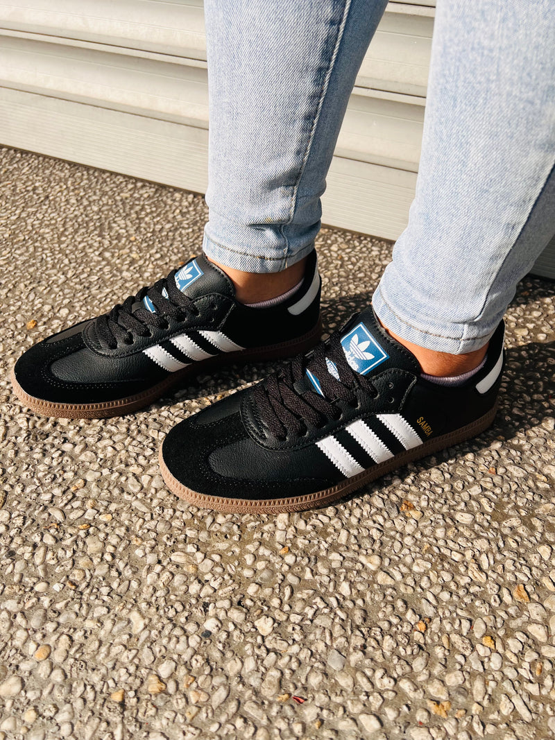 adidas Samba Classic OG Sneakers B75807 Infinite Styles adidas Samba Classic OG Sneakers B75807 Infinite Styles