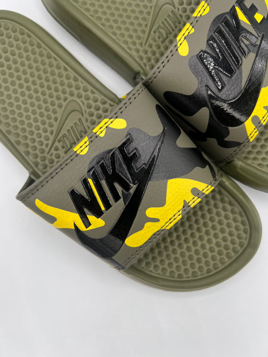 Nike benassi slides camo on sale