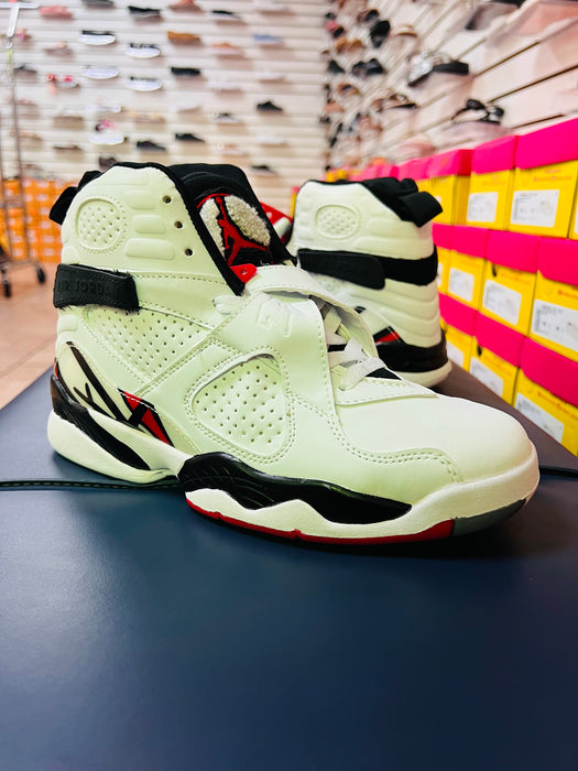 Air Jordan 8 ‘Retro Bugs Bunny’ Sneakers