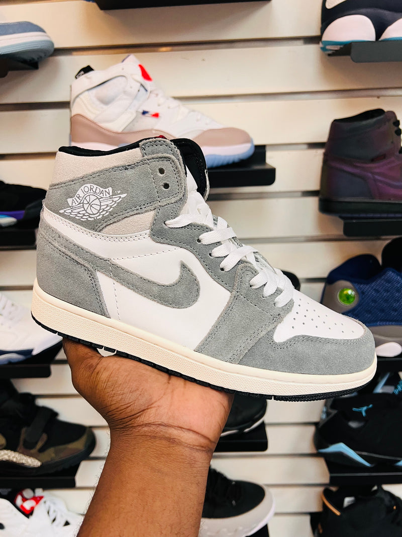 Nike SB Dunk Low “Mystic Navy & Varsity Maize”