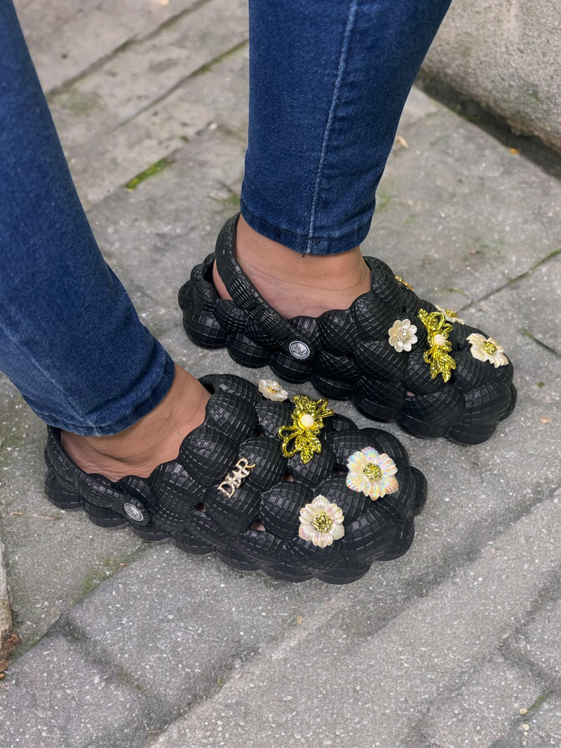 Bubble Luxe Clogs – Pearl Charms