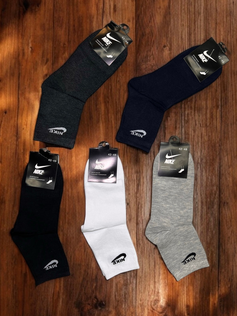 Performance Sports Socks – Breathable & Cushioned for Everyday Comfort