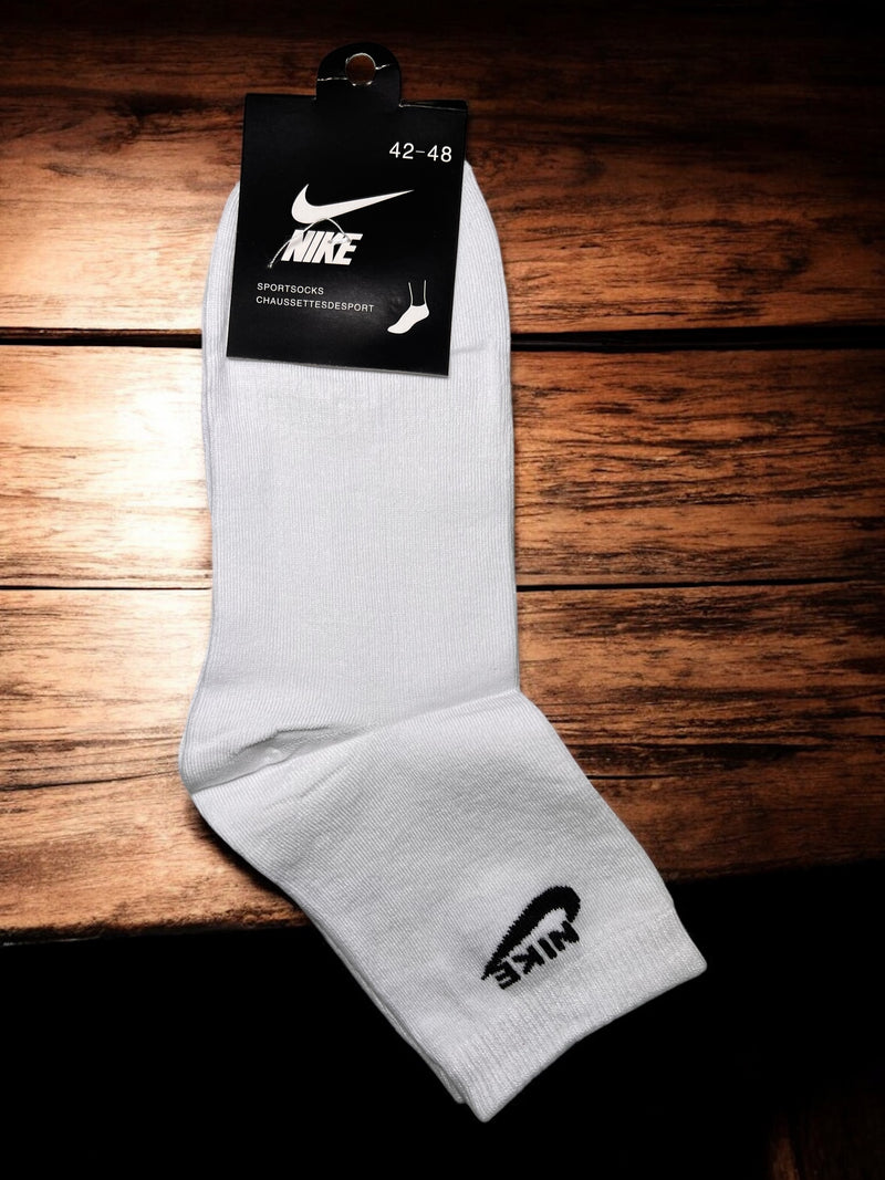 Performance Sports Socks – Breathable & Cushioned for Everyday Comfort
