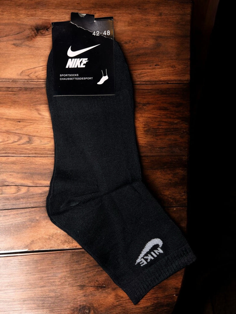 Performance Sports Socks – Breathable & Cushioned for Everyday Comfort