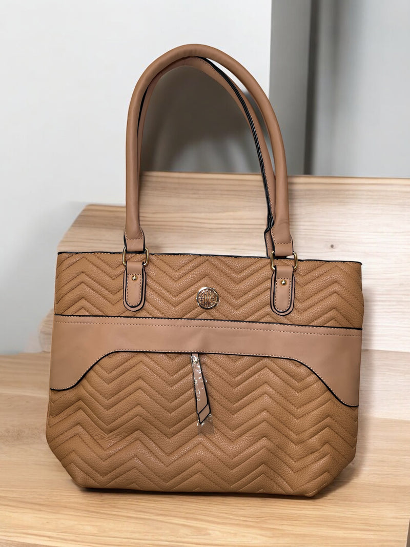 Chevron Chic Tote Bag – Elegant & Everyday Ready BYQ05