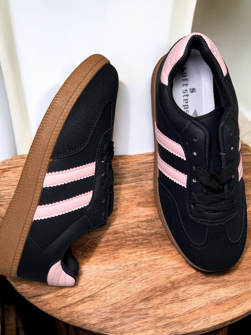 Soft Steps Retro Samba Court Lace-Up Sneakers 322